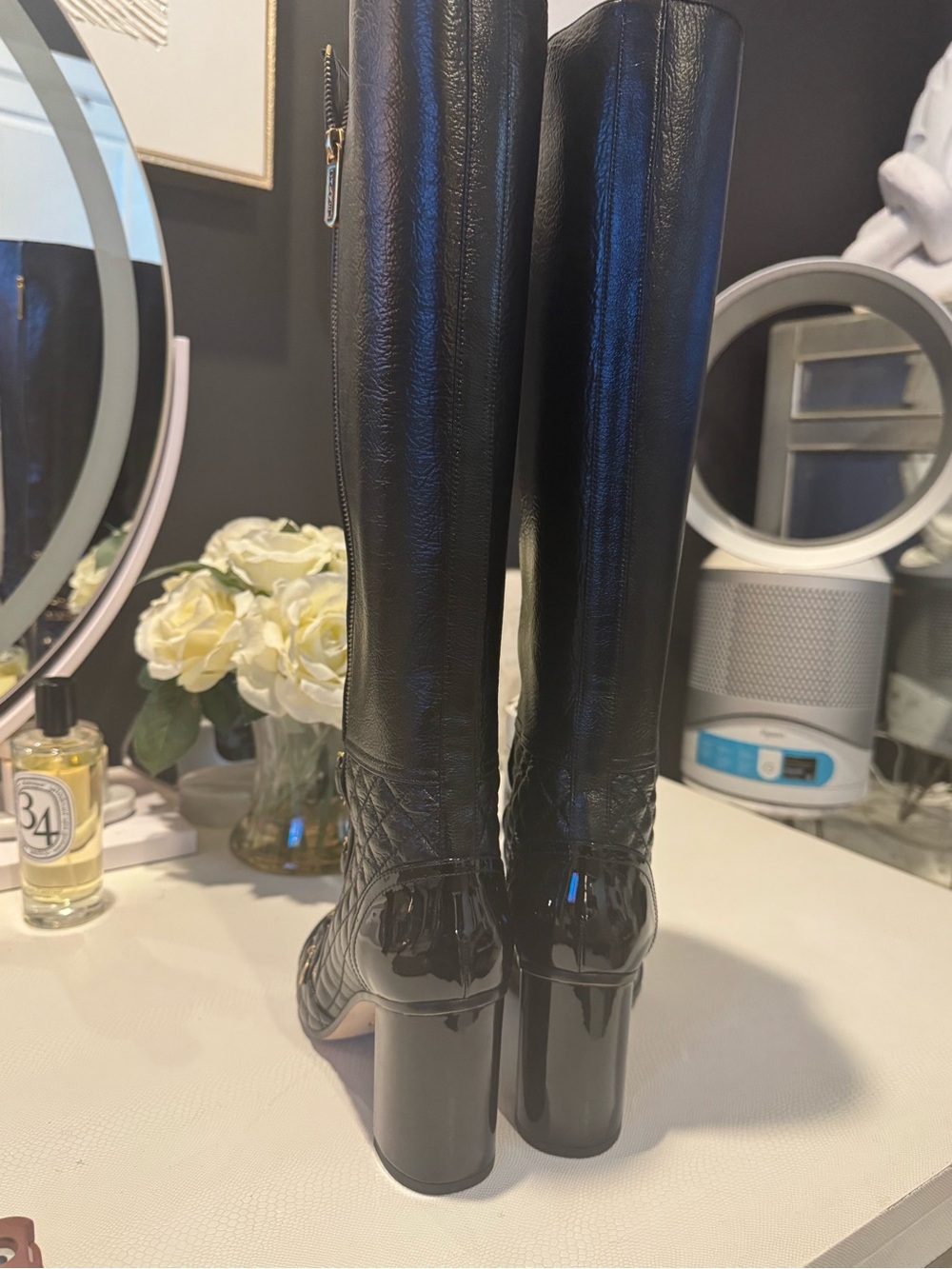Designer Chanel Black Quilted Knee-High Boots with Gold Chain Detail - Picture 3 of 10